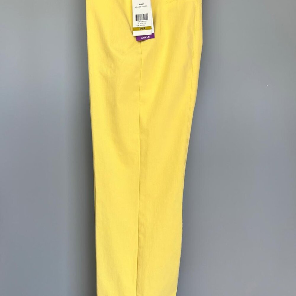 Clearance sale on Nygard Pants and Capris - Picture 6 of 6